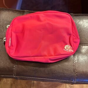 lululemon athletica Hot Pink Large 2L crossbody bag NWT